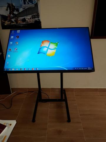 PANTALLA TOUCH SCREEN 60”